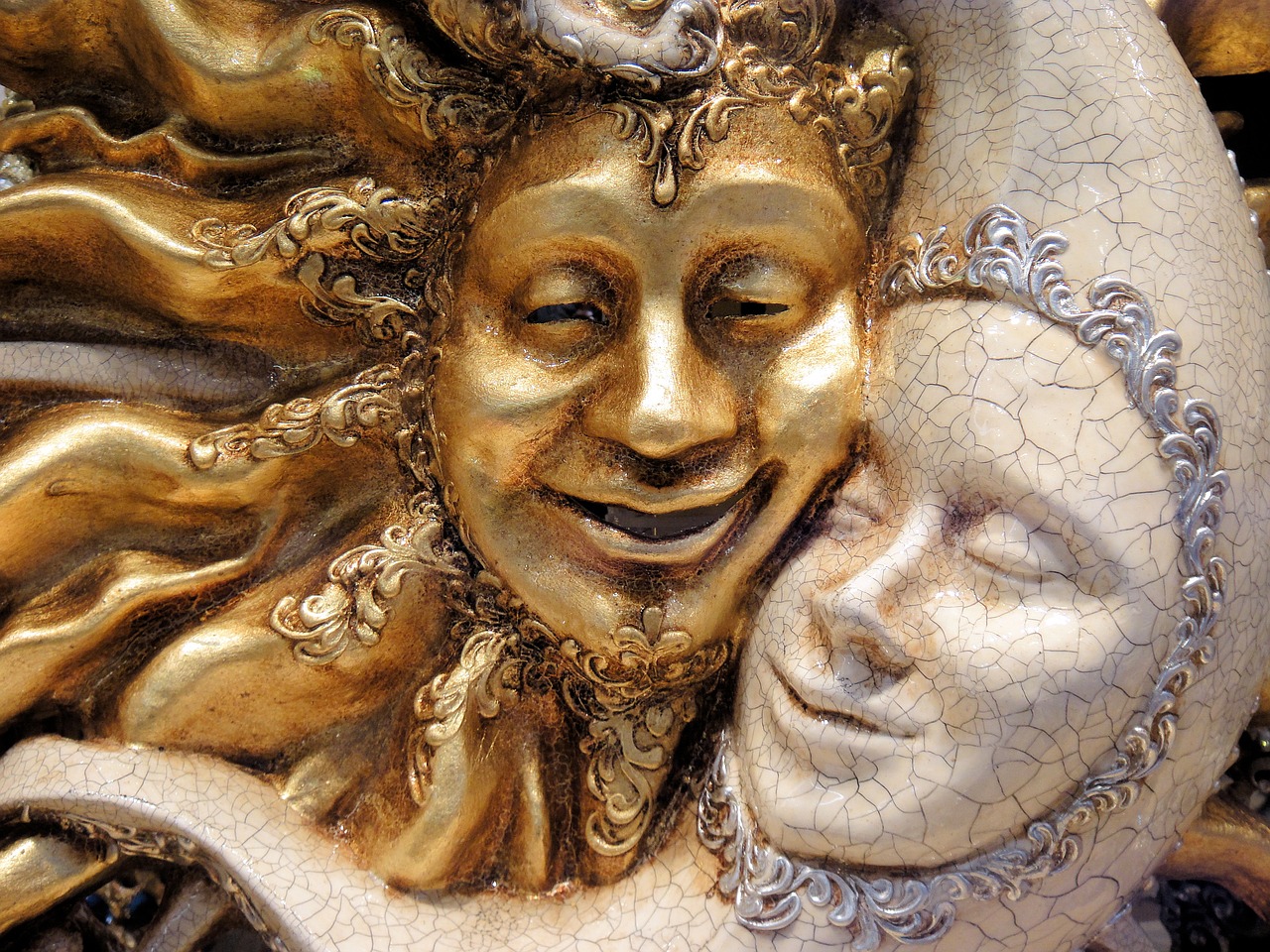masks-758728_1280